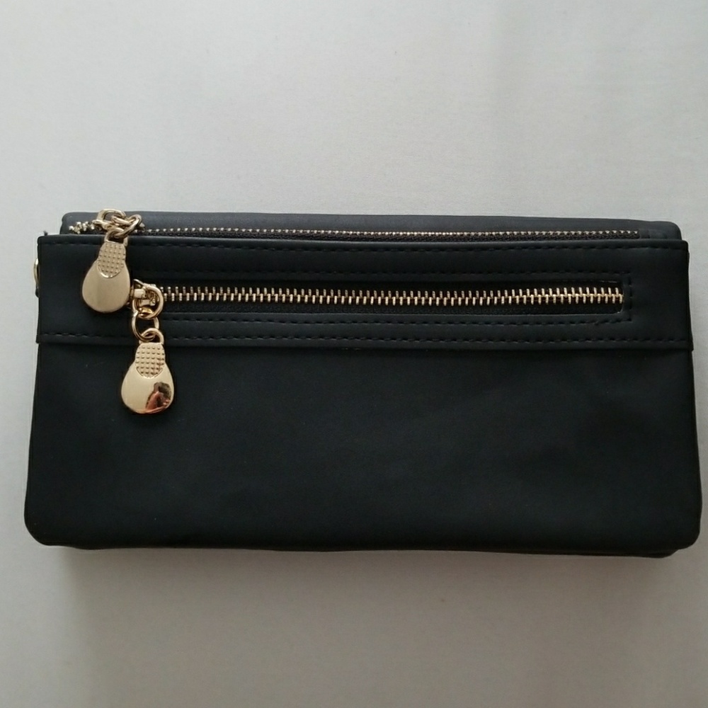 Black wallet w/gold zippers